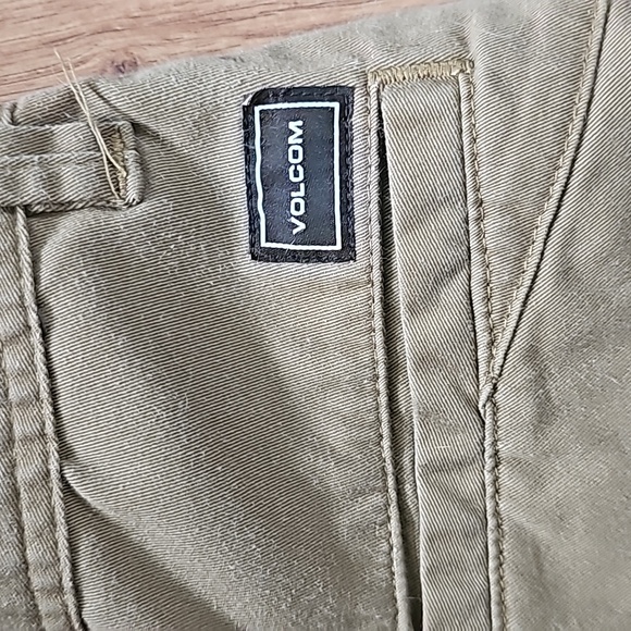 Volcom Shorts - Picture 4 of 8